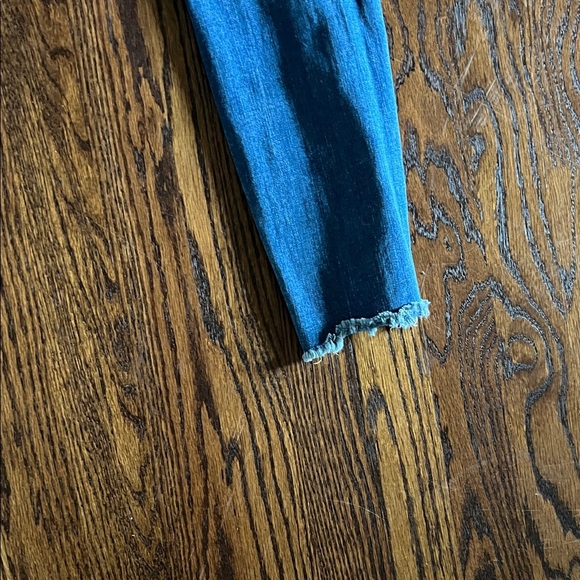 Like🆕SLINK Curvy Women's Distressed Blue Ankle Jeans Size 29/ 8 - Picture 5 of 8